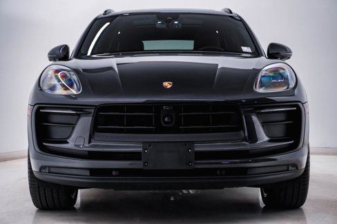 Certified 2024 Porsche Macan image 6