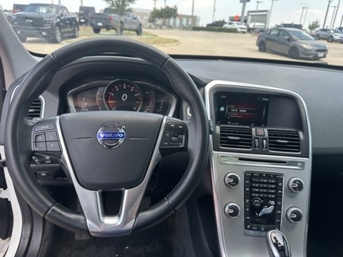 Used 2017 Volvo XC60 T5 Dynamic w/ Preferred Option Package image 12