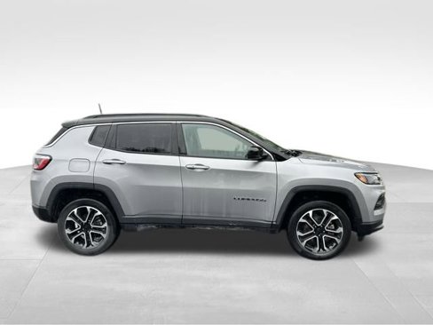 Used 2022 Jeep Compass Limited image 9