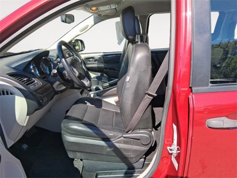 Used 2016 Dodge Grand Caravan American Value Package w/ UConnect Hands-Free Group image 9