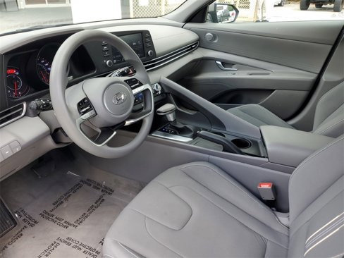 Used 2022 Hyundai Elantra SEL image 13
