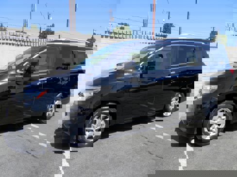 Used 2016 Nissan Quest SV image 2