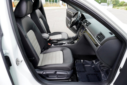 Used 2018 Volkswagen Passat 3.6 image 10