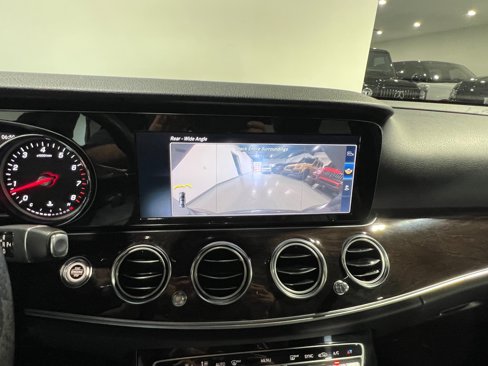 Used 2017 Mercedes-Benz E 300 4MATIC image 32