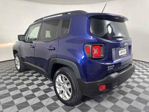 Used 2017 Jeep Renegade Latitude w/ Cold Weather Group image 5
