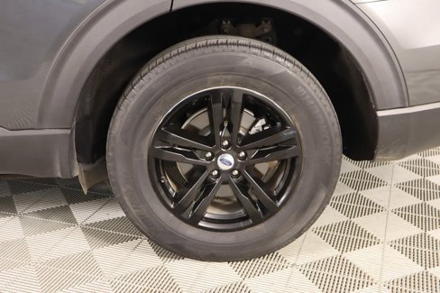 Used 2020 Ford Explorer XLT image 18