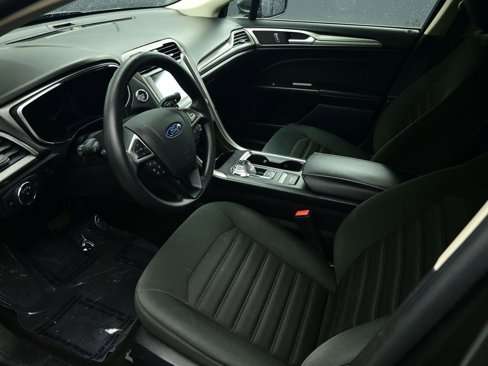 Used 2019 Ford Fusion SE image 12