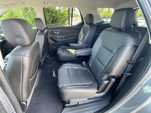 Used 2020 Chevrolet Traverse LT w/ LT Premium Package image 17