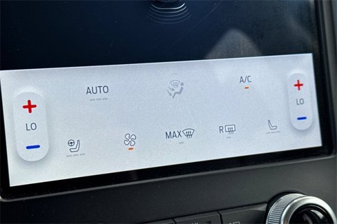Used 2022 Ford Edge Titanium image 28