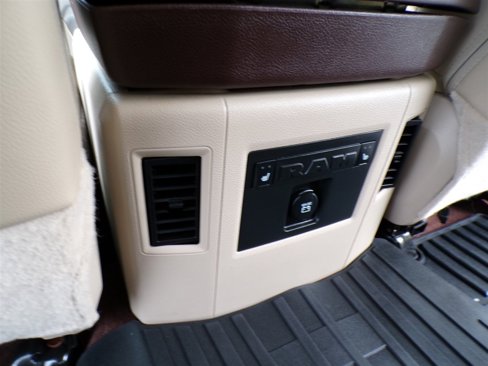 Used 2018 RAM 2500 Laramie w/ Off Road Package image 26