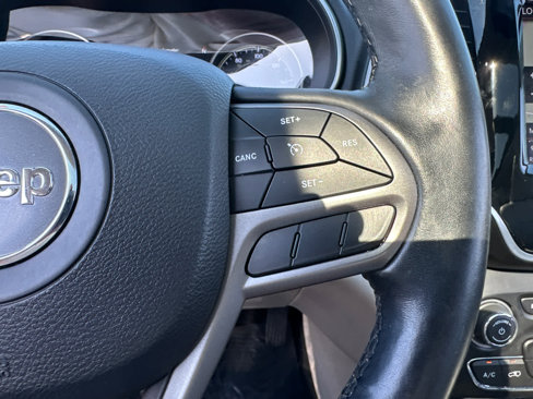 Used 2019 Jeep Cherokee Limited image 21