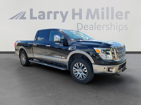 Used 2017 Nissan Titan Platinum Reserve image 7