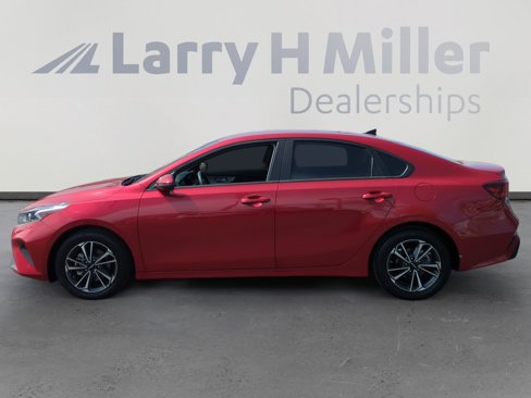 Used 2024 Kia Forte LXS w/ LXS Technology Package image 2