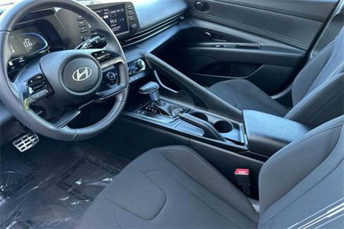 Used 2025 Hyundai Elantra Sport image 10