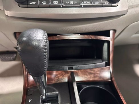 Used 2012 Toyota Avalon Limited image 21