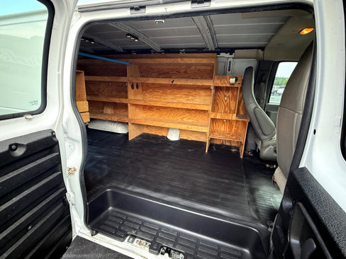 Used 2016 Chevrolet Express 2500 Extended image 13