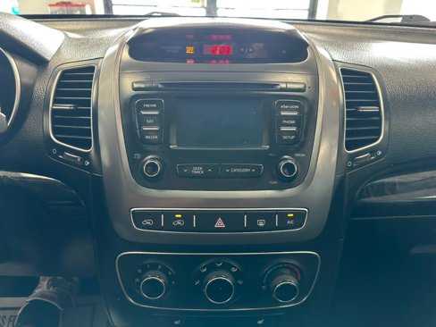 Used 2014 Kia Sorento LX image 41