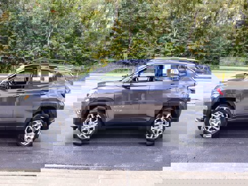 Certified 2022 Jeep Compass Latitude image 6