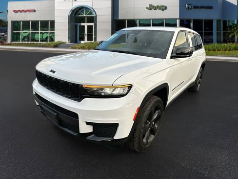 Used 2023 Jeep Grand Cherokee L Laredo image 4