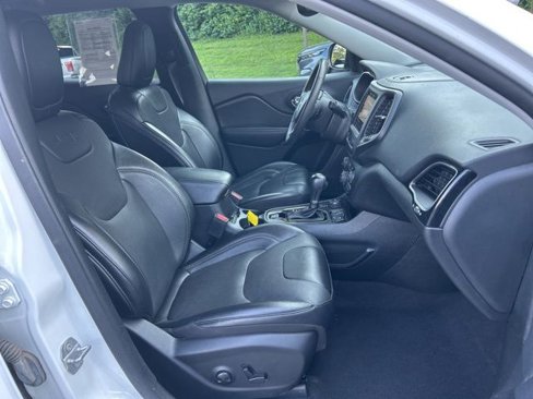 Used 2023 Jeep Cherokee Altitude Lux image 40