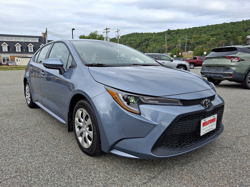 Used 2022 Toyota Corolla LE image 2