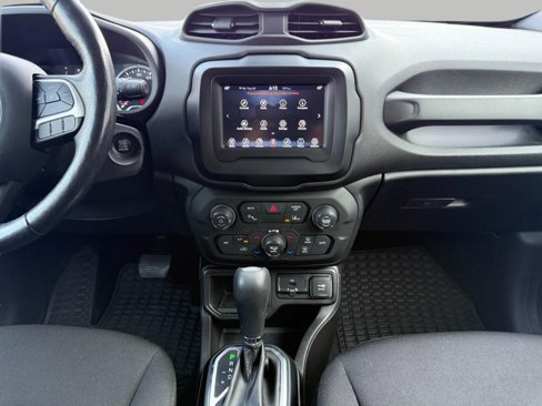 Used 2018 Jeep Renegade Latitude w/ Advanced Technology Group image 30