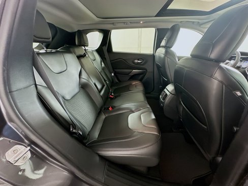 Used 2020 Jeep Cherokee Latitude Plus image 27