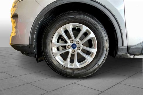 Certified 2020 Ford Escape SE image 10