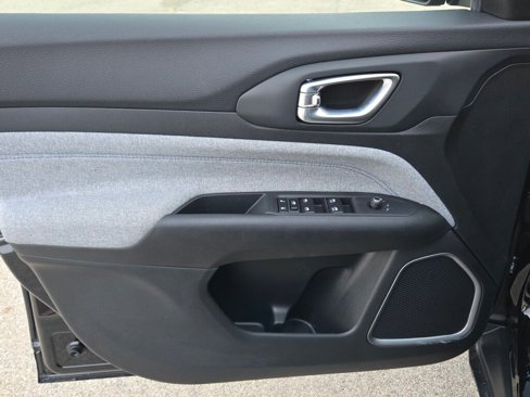 New 2025 Jeep Compass Sport image 22