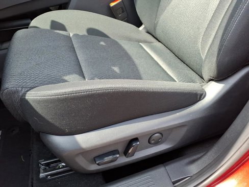 Used 2025 Nissan Rogue SV image 8