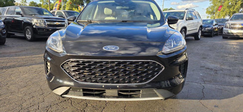 Used 2020 Ford Escape SE image 2