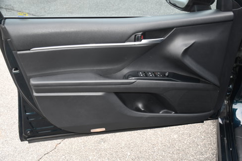 Used 2018 Toyota Camry SE image 10