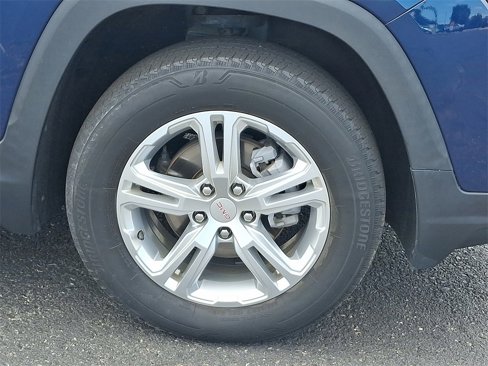 Certified 2022 GMC Terrain SLE w/ Driver Convenience Package image 8