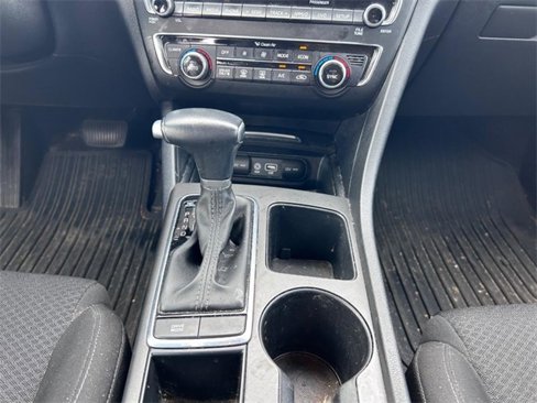 Used 2017 Kia Optima Premium image 14