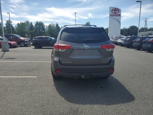 Used 2018 Toyota Highlander XLE image 4