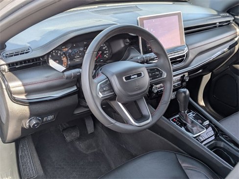 Used 2024 Jeep Compass Trailhawk image 2
