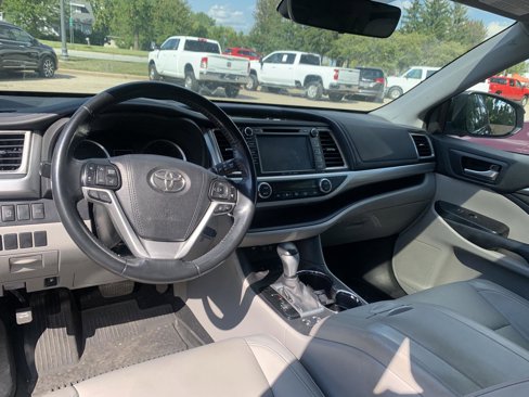 Used 2018 Toyota Highlander XLE image 15