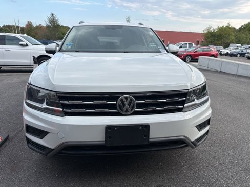 Used 2018 Volkswagen Tiguan SE image 2