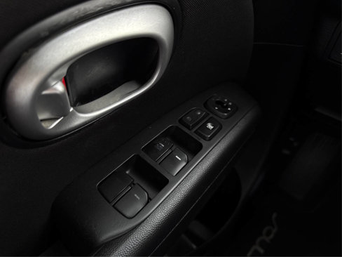 Used 2016 Kia Soul + image 34