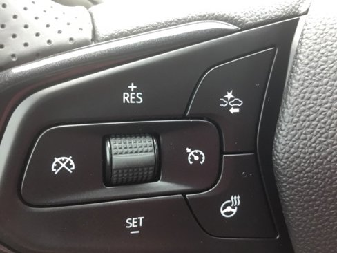Used 2025 Chevrolet Trax RS w/ Driver Confidence Package image 19
