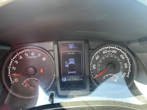 Used 2019 Toyota Tacoma SR image 8