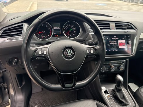 Used 2018 Volkswagen Tiguan SEL image 8