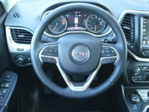 Used 2017 Jeep Cherokee Limited image 19