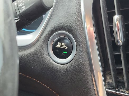 Used 2020 Chevrolet Traverse LT image 16