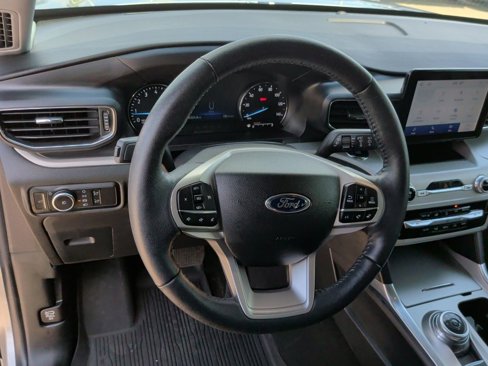 Used 2023 Ford Explorer XLT w/ Equipment Group 202A image 17