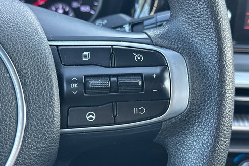 Used 2023 Kia K5 LXS image 39