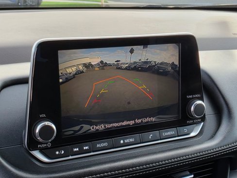 Used 2023 Nissan Rogue SV image 25