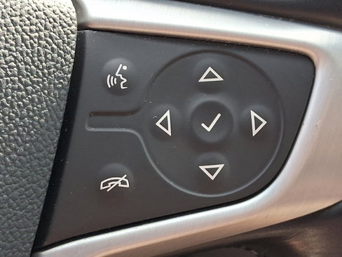 Used 2018 GMC Terrain SLE image 22