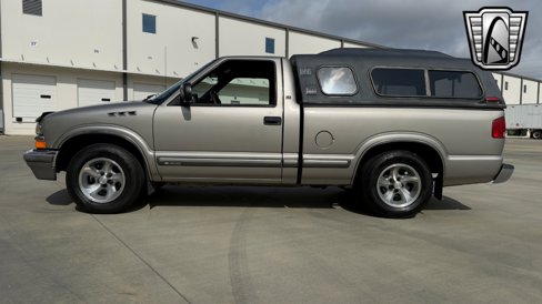 Used 2002 Chevrolet S10 Pickup LS w/ LS Preferred Equipment Group image 3