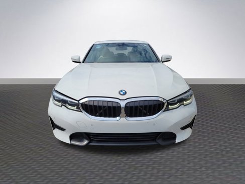 Used 2019 BMW 330i Sedan w/ Premium Package image 2
